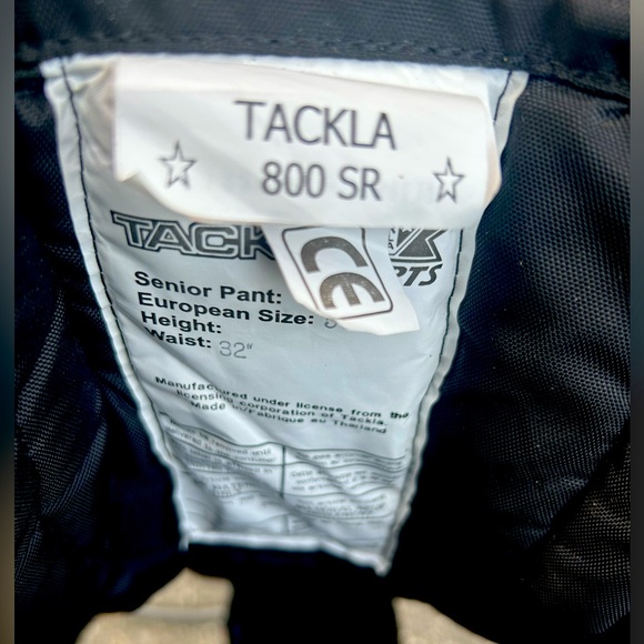 Tackla Sports Men’s Hockey Pants professional sports padded - size 32” waist - Picture 4 of 6